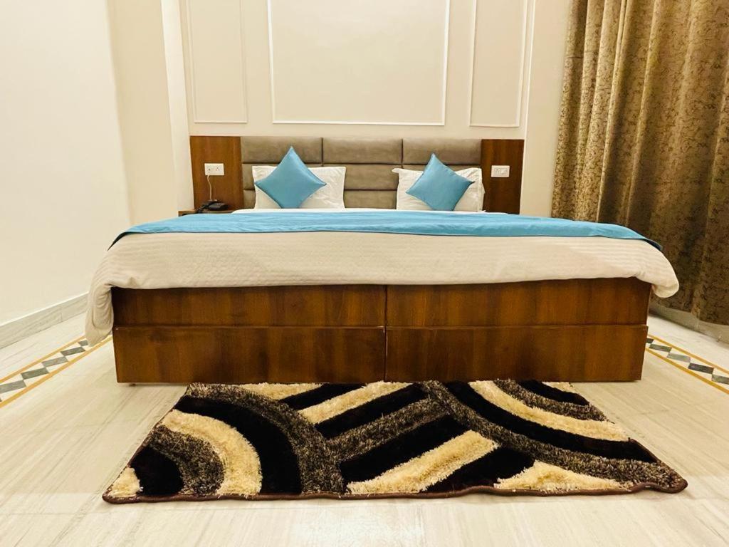 Hotel Dileep42 Lucknow Eksteriør bilde