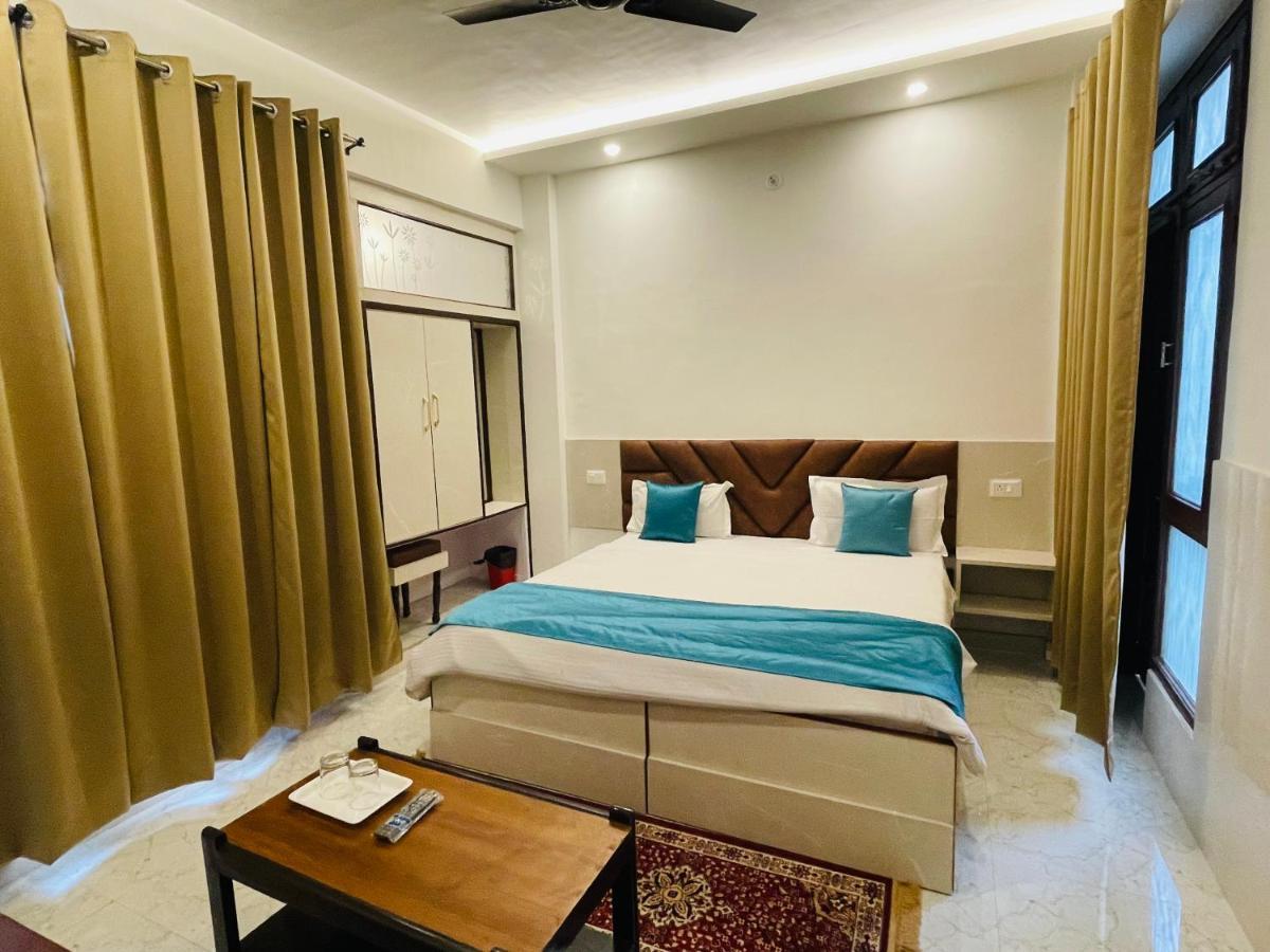 Hotel Dileep42 Lucknow Eksteriør bilde