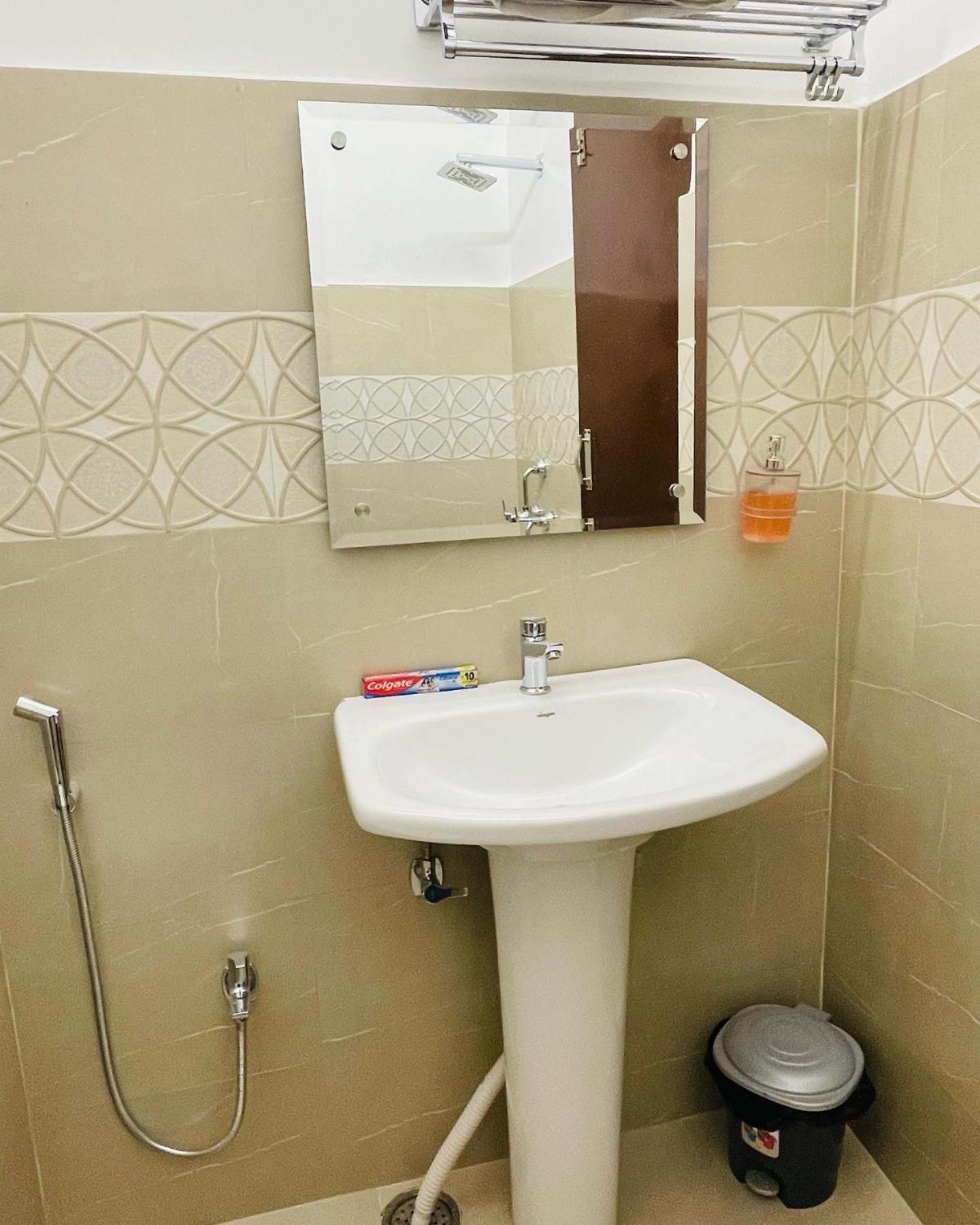 Hotel Dileep42 Lucknow Eksteriør bilde