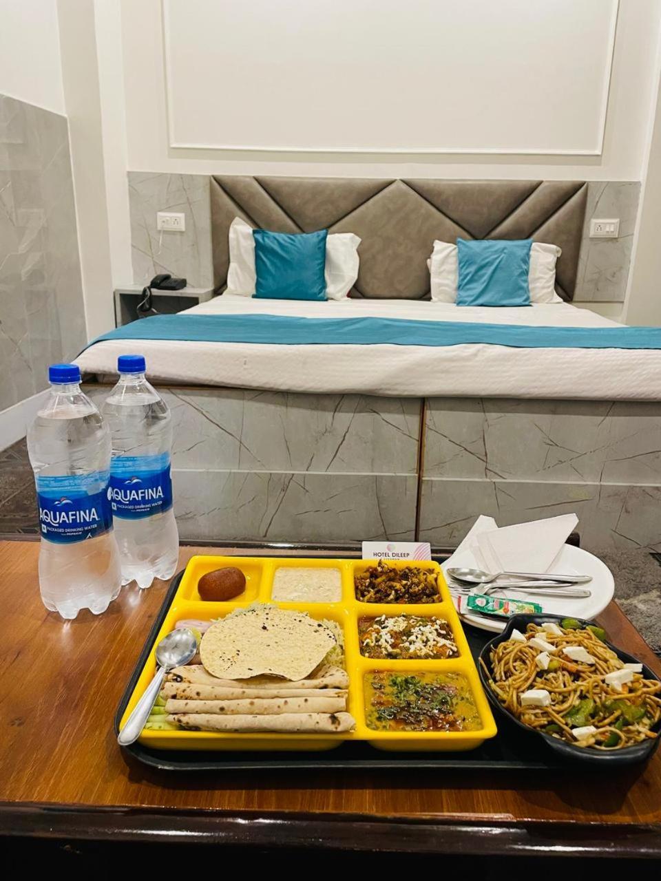 Hotel Dileep42 Lucknow Eksteriør bilde