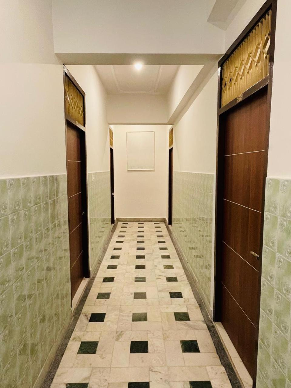 Hotel Dileep42 Lucknow Eksteriør bilde